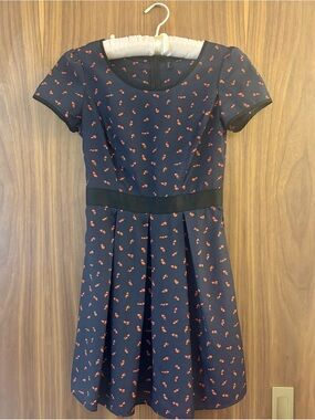 Navy Short-Sleeve Mini Dress with Coral Print and Black Waistband